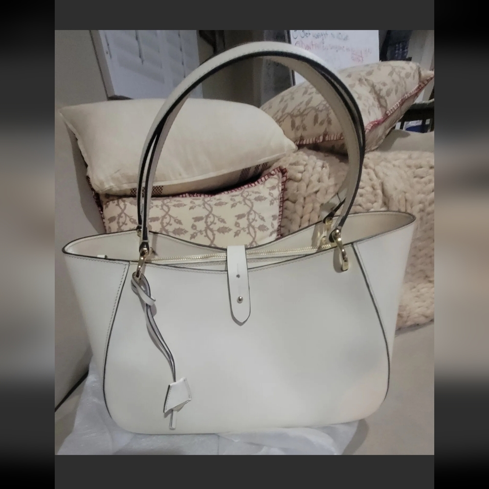 Dooney & Bourke Alto Camilla